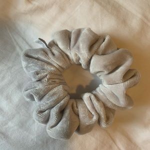 Full Size Dew by Kaitlyn Bristowe Scrunchie